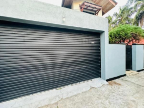 Thadee Nadee Holiday Home
